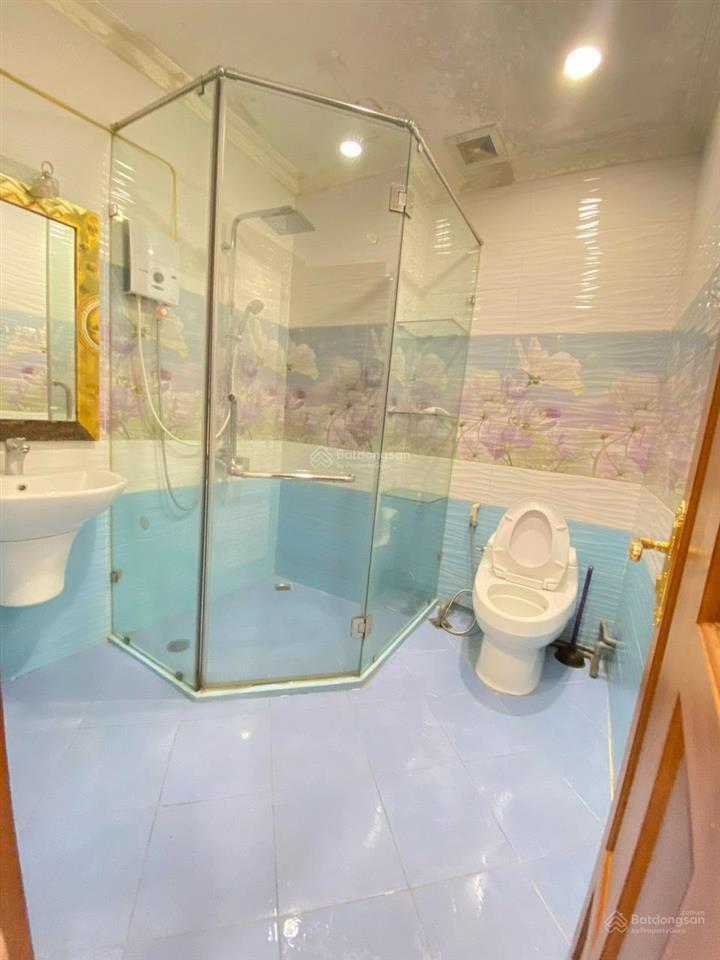 Căn hộ tách bếp  ban công  ngay hồ con rùa  thang máy  60m2
