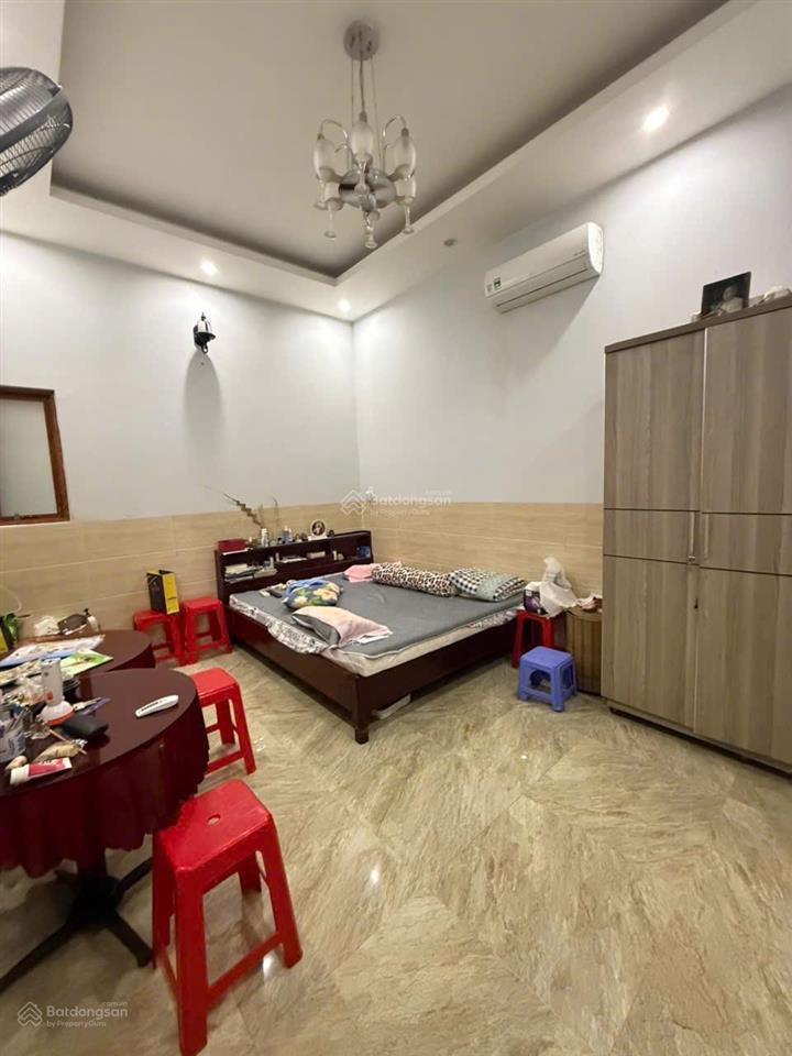 Cần bán gấp nhà 1 trệt 3 lầu mặt tiền đường kinh doanh
