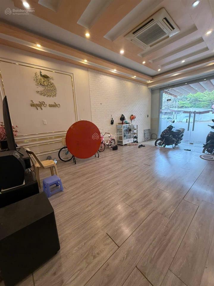 Cần bán gấp nhà 1 trệt 3 lầu mặt tiền đường kinh doanh