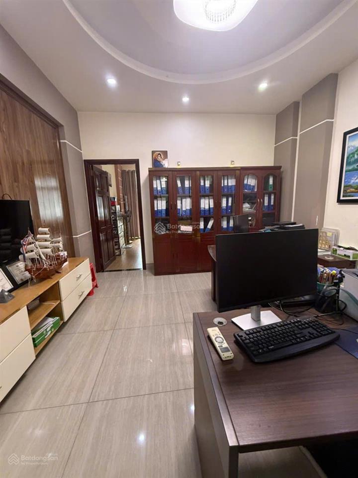 Cần bán gấp nhà 1 trệt 2 lầu phường trấn biên đường 2 xe hơi vị trí đẹp khu dân trí