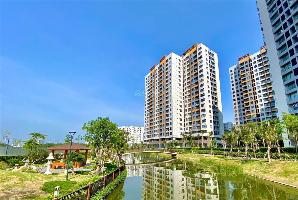 Nhỉnh 4 tỷ, căn hộ bên sông dt 70m2, 2pn, 2wc, view sông cực đẹp, kề phú mỹ hưng, của nam long