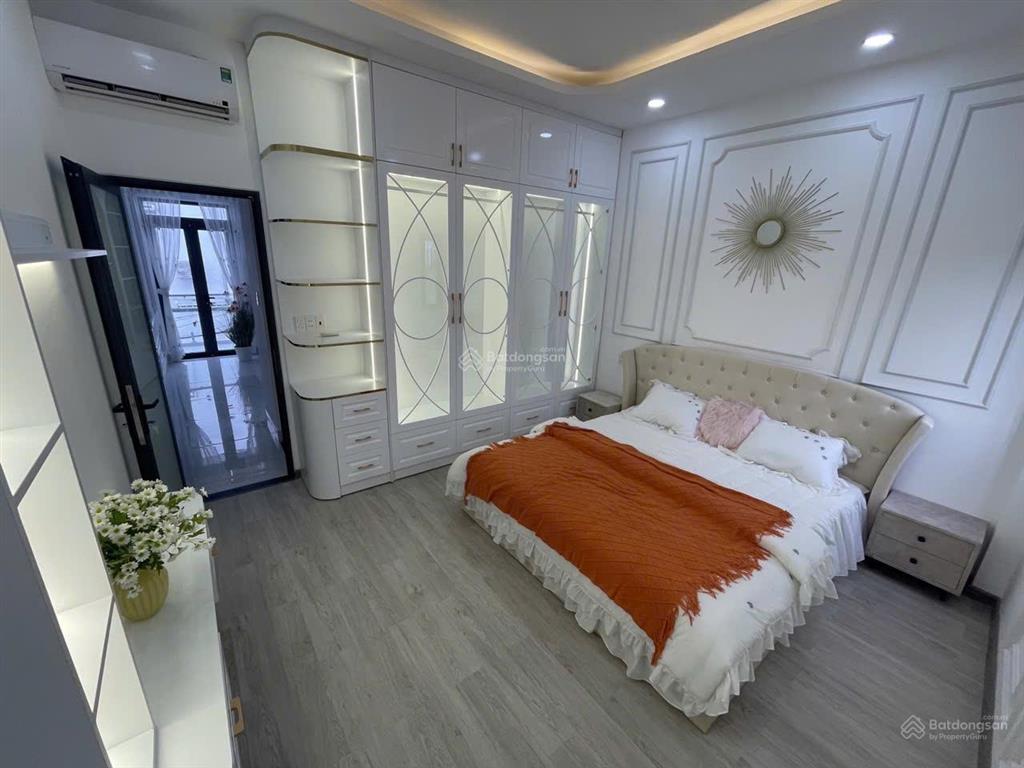 Hàng xóm ca sĩ quang dũng hẻm ôtô huỳnh văn bánh, phú nhuận 4x17 5lầu, kinh doanh tốt, 17 tỷ