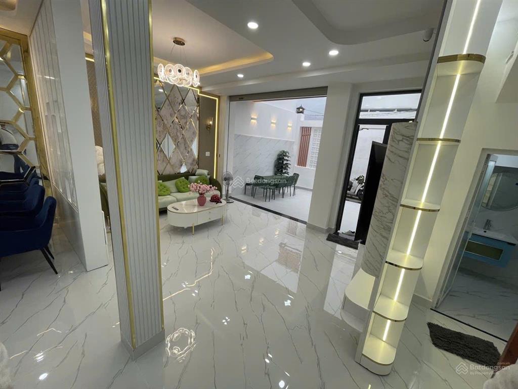 Hàng xóm ca sĩ quang dũng hẻm ôtô huỳnh văn bánh, phú nhuận 4x17 5lầu, kinh doanh tốt, 17 tỷ