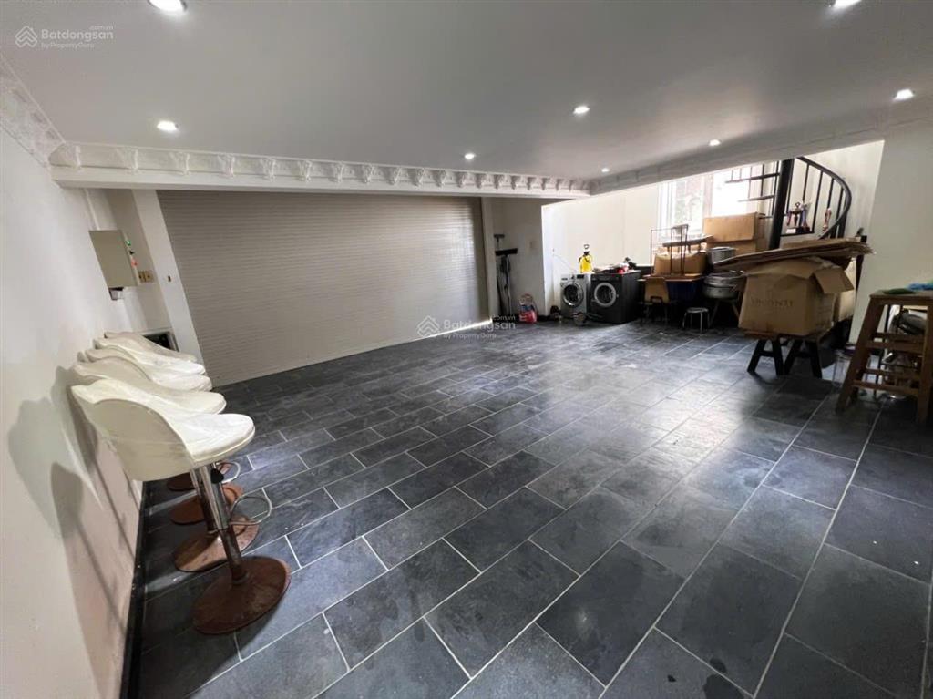 Hiếm bán biệt thự kề phú mỹ hưng, phong cách tân cổ điển, 600m2, giá rẻ, tiện ích đẳng cấp