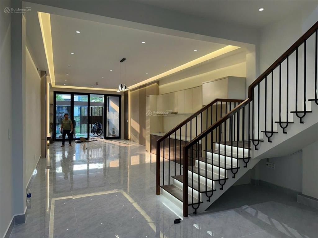 Hiếm bán nhà mặt tiền đào sư tích, 5x23 2 lầu vừa ở vừa kinh doanh kề phú mỹ hưng nhỉnh 8tỷ
