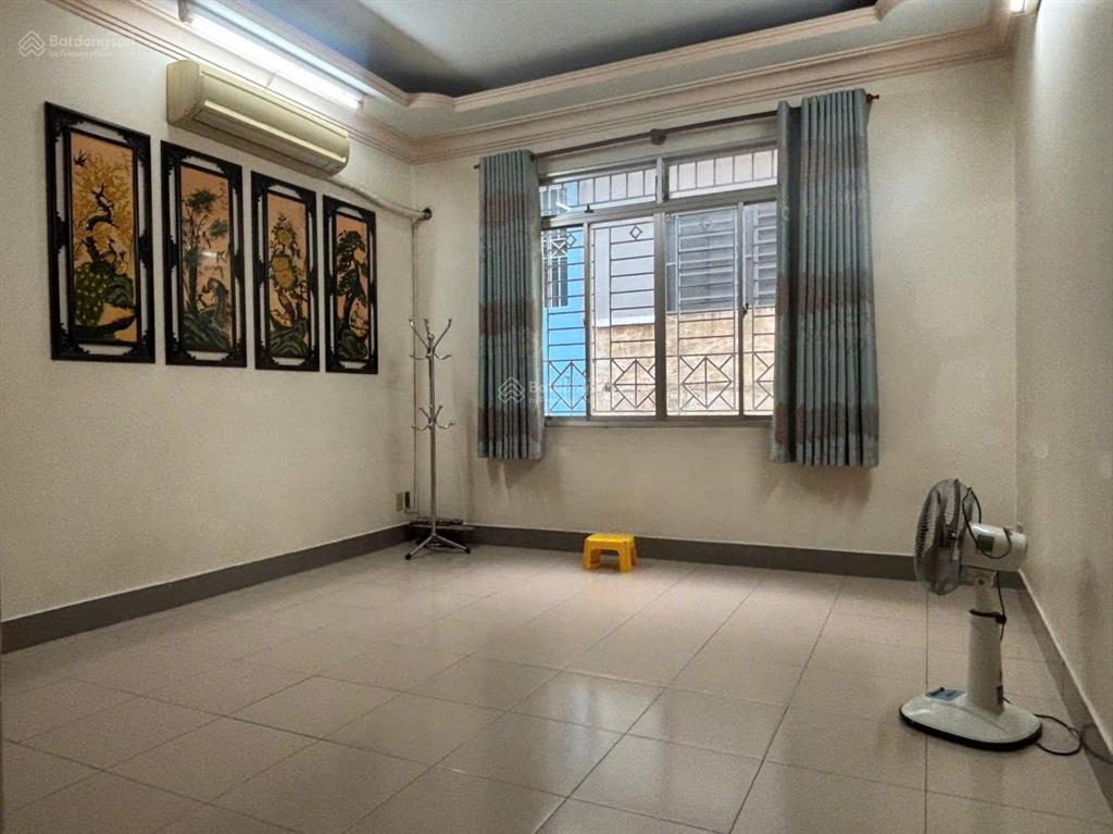Nhỉnh 30 tỷ 2 mặt tiền khánh hội, kinh doanh mọi ngành nghề dt 4x18 4 lầu khu vực hiếm nhà bán