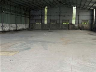 Cho thuê 900m2 xưởng bình chuẩn có điện 3 pha có văn phòng giá 45 tr/ tháng