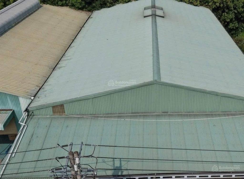 Cho thuê 900m2 xưởng bình chuẩn có điện 3 pha có văn phòng giá 45 tr/tháng