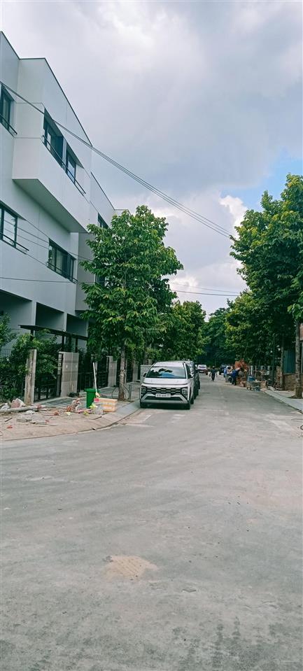 Cho thuê nhà mới chưa qua sử dụng khu cát tường j home gần ngã tư bình chuẩn giá 6,5 tr/tháng