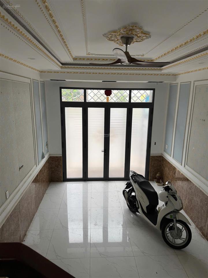 Cho thuê nhà cao cấp 1 trệt 2 lầu gần ngã tư miếu ông cù, 3 phòng ngủ, giá 10 triệu/tháng