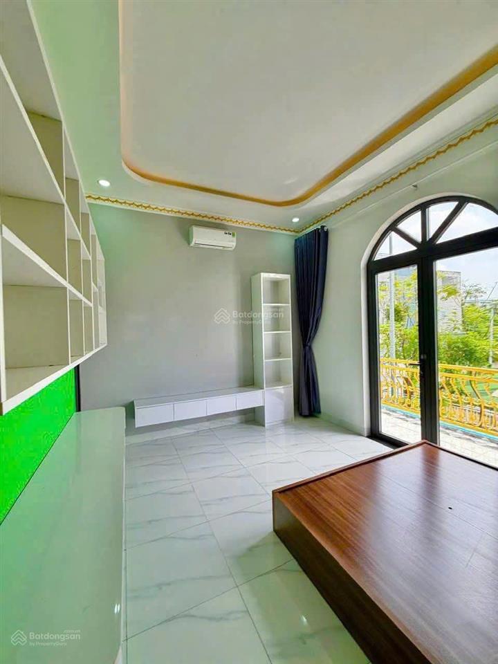 Cho thuê nhà nguyên căn kdc cao cấp gần ngã tư miếu ông cù, giá 11 tr/tháng