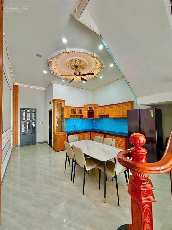Cho thuê nhà nguyên căn kdc cao cấp gần ngã tư miếu ông cù, giá 11 tr/tháng