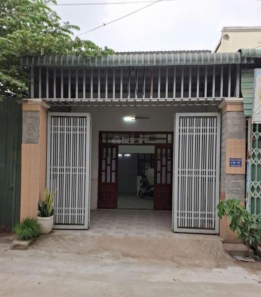 Cho thuê nhà nguyên căn đường bình chuẩn 34 diện tích 220m2 có 2 phòng ngủ giá 6 tr/tháng