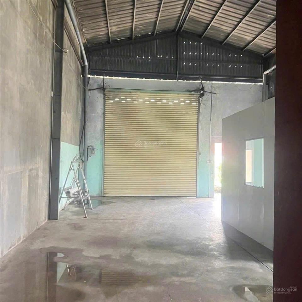 Cho thuê 400m2 xưởng bình chuẩn hẻm lê thị trung diện tích 400m2 giá 16 tr/tháng