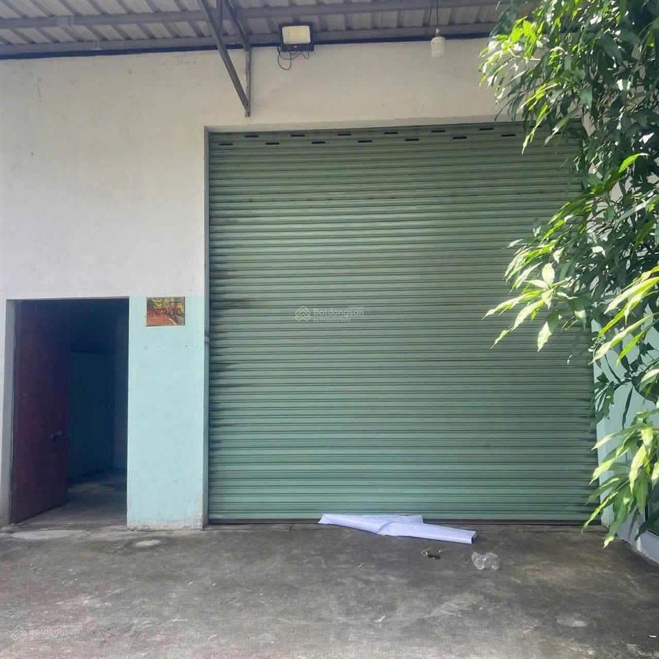 Cho thuê 400m2 xưởng bình chuẩn hẻm lê thị trung diện tích 400m2 giá 16 tr/tháng
