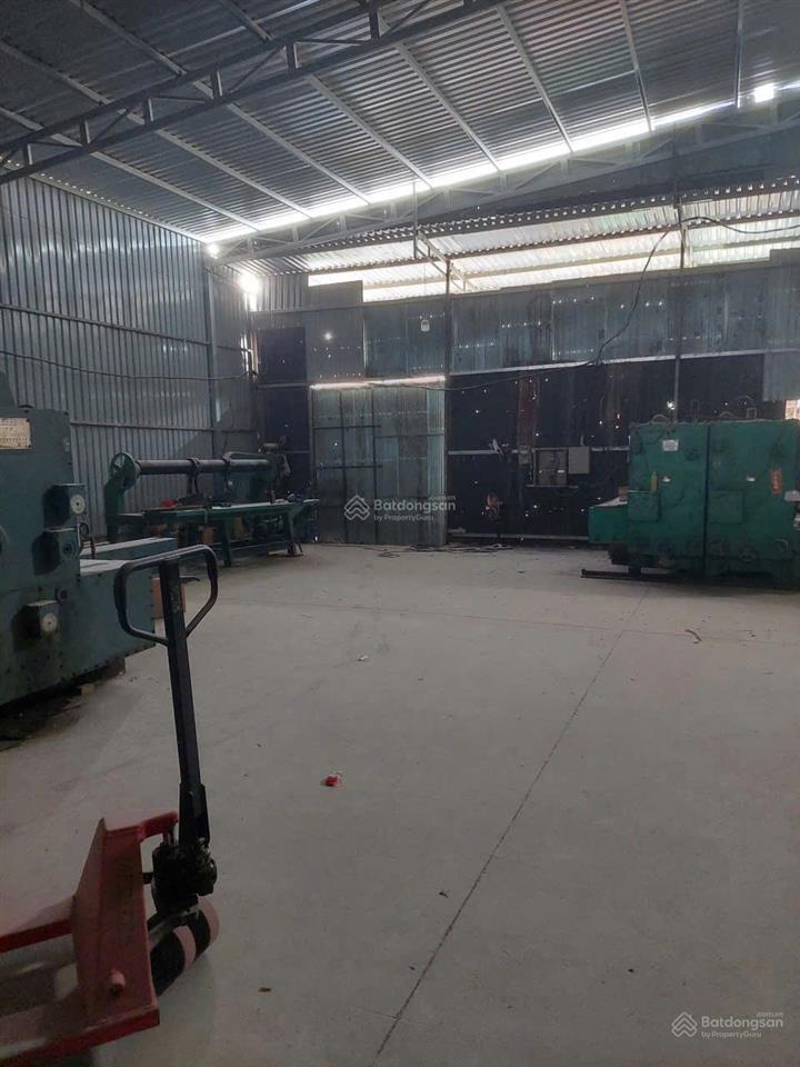 Cho thuê xưởng bình chuẩn  thuận an  bd dt 400m2 giá 20tr có điện 3 pha có vp