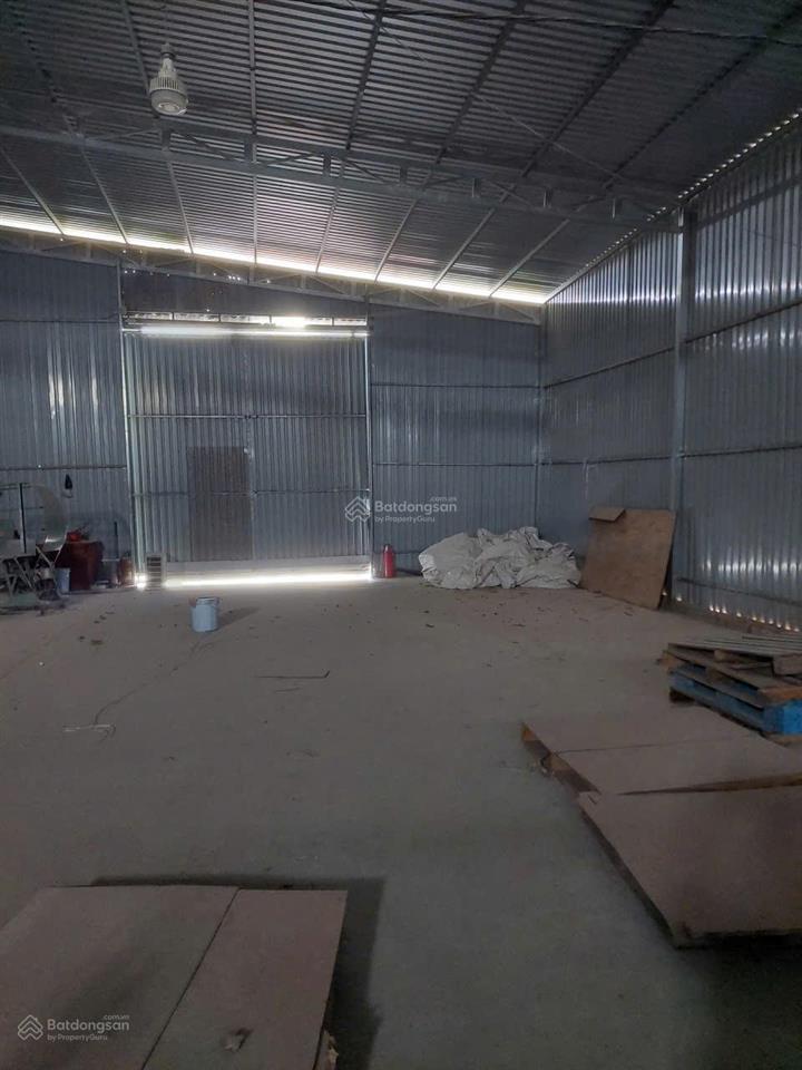 Cho thuê xưởng bình chuẩn  thuận an  bd dt 400m2 giá 20tr có điện 3 pha có vp