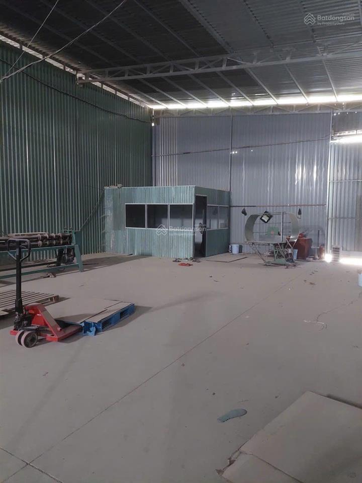 Cho thuê xưởng bình chuẩn  thuận an  bd dt 400m2 giá 20tr có điện 3 pha có vp