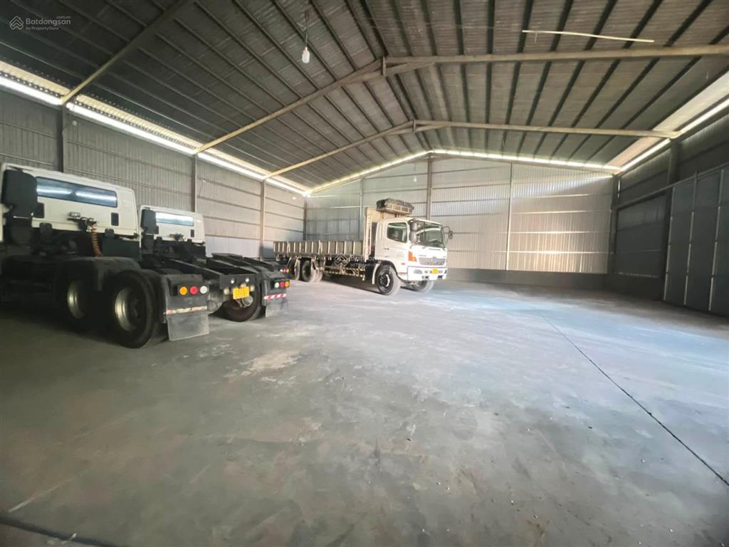 Cho thuê 450m2 xưởng bình chuẩn gần ngã tư miếu ông cù giá 22 tr/ tháng