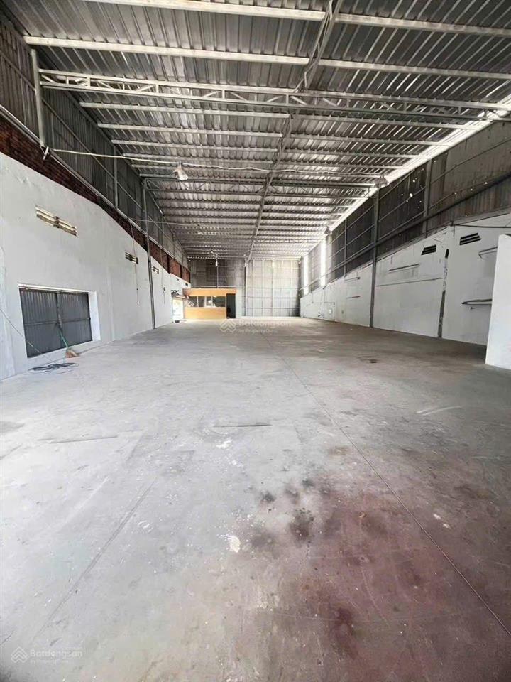 Cho thuê 400m2 xưởng gần ngã tư bình chuẩn 18 tr/tháng có điện 3 pha