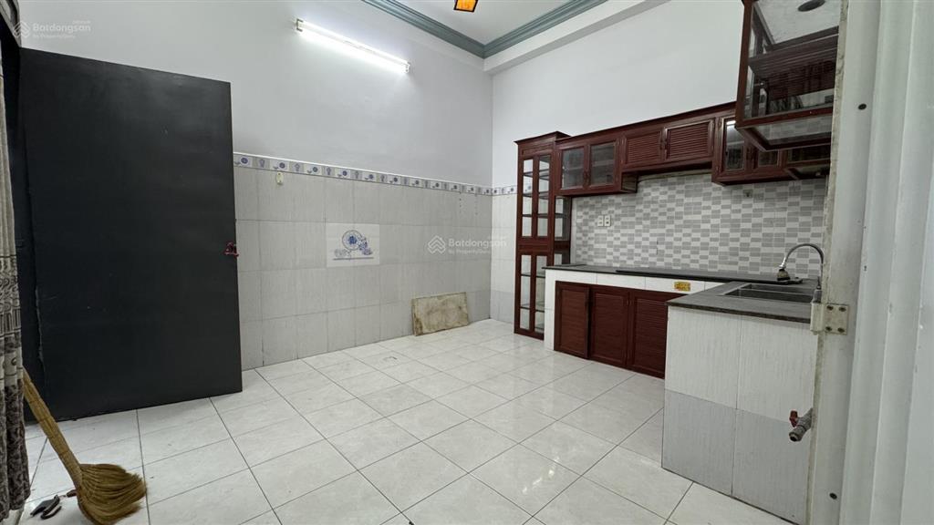 Bán nhà mtkd thông. căn góc dt 4,5x20m giá 8 tỷ tl