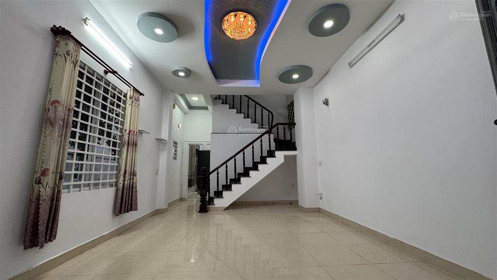 Bán nhà mtkd thông. căn góc dt 4,5x20m giá 8 tỷ tl