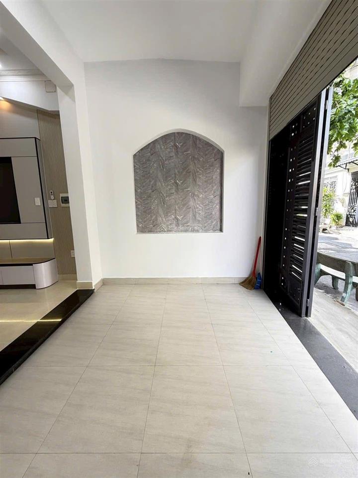 Nhà đẹp vị trí đẹp. 5,7 tỷ 64m²
