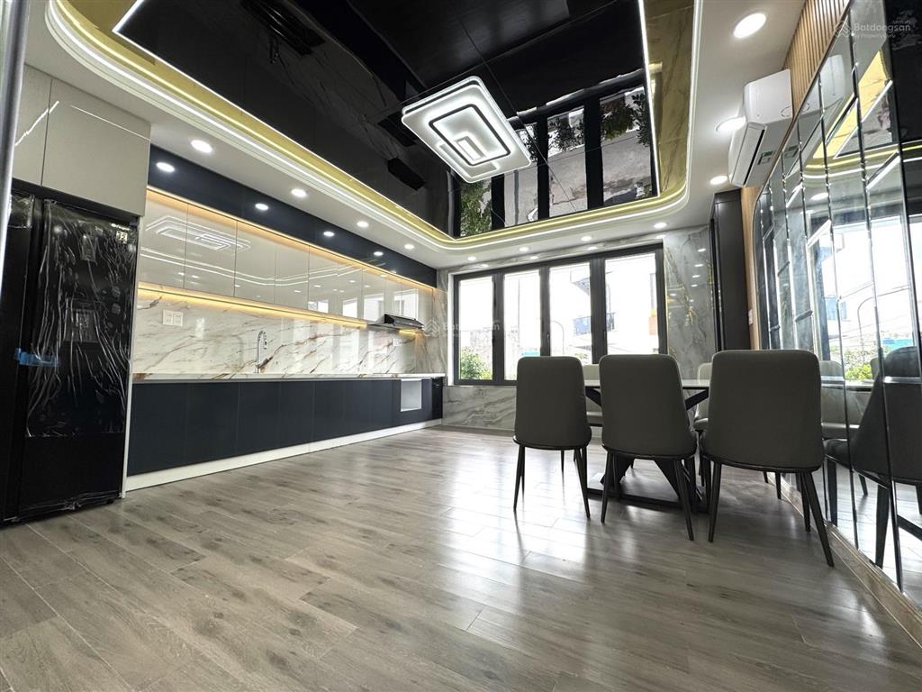 Cực vip! nhanh mới kịp, 5x18m, đường 10m giá 6,7 tỷ bán nhanh