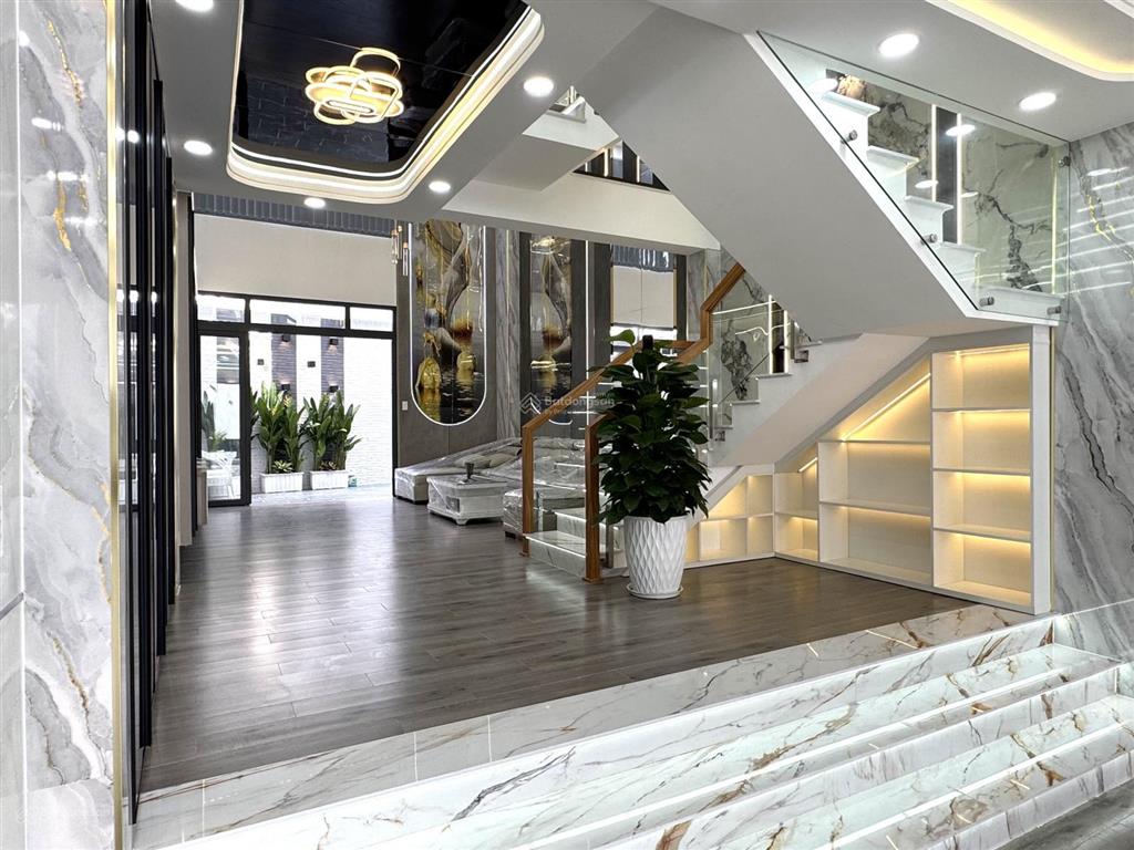 Cực vip! nhanh mới kịp, 5x18m, đường 10m giá 6,7 tỷ bán nhanh