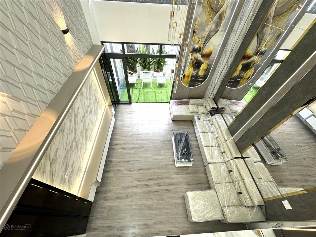 Cực vip! nhanh mới kịp, 5x18m, đường 10m giá 6,7 tỷ bán nhanh