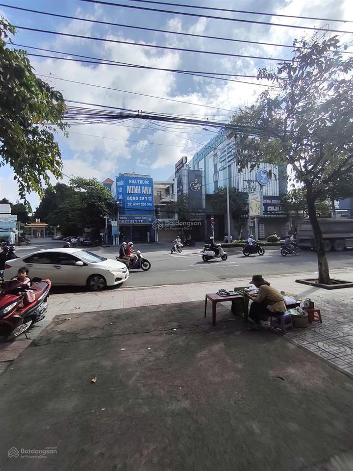 Chính chủ cần bán nhà 3 tầng mặt tiền đường đồng khởi cách bv biên hòa 50mét giá 16 tỷ có tl