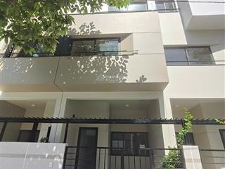 Chính chủ định cư nước ngoài cần bán nhà jhome view công viênlkc3 nhận nhà mới 100%, đã có sổ.