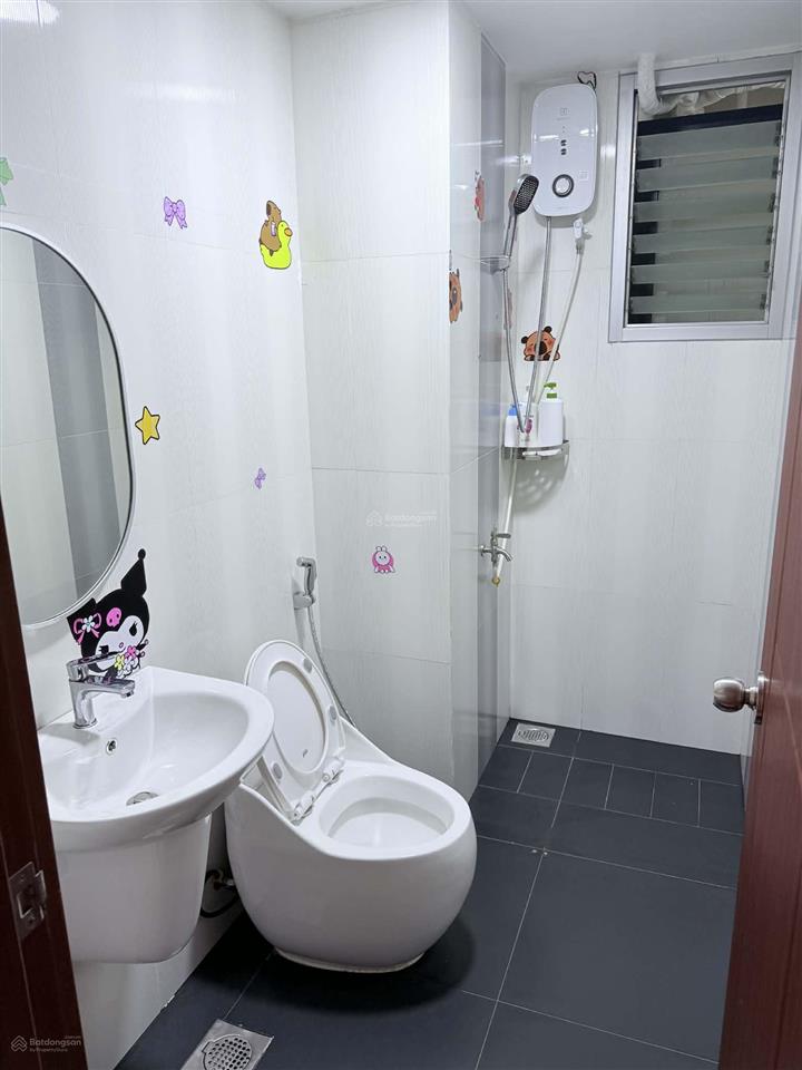 Khách định cư nước ngoài cần bán căn góc 3pn2wc giá 5,5 tỷ có thương lượng, hướng nam rất thoáng