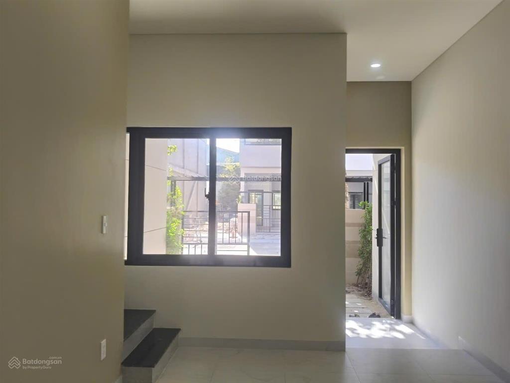Chính chủ định cư nước ngoài cần bán nhà jhome view công viênlkc3 nhận nhà mới 100%, đã có sổ.
