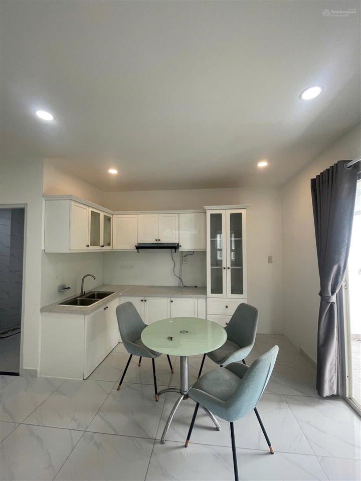 Bán căn hộ 8x đầm sen  1pn 1wc  giá 2,8 tỷ có thương lượng  nhà trống  sổ sẵn công chứng ngay