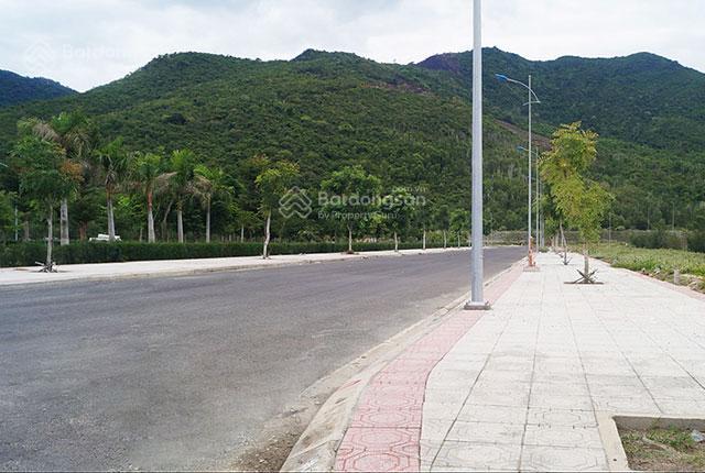 Chủ định cư nước ngoài cần bán lô đất golden bay lô góc có sổ giá tốt thị trường
