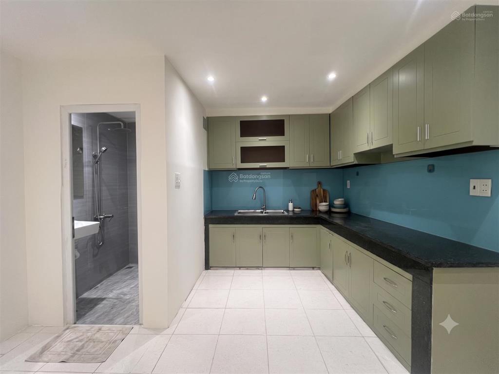 Cho thuê nr 4pn, 2wc, 90m2 tại 737/1/8 lạc long quân, 14 triệu vnd
