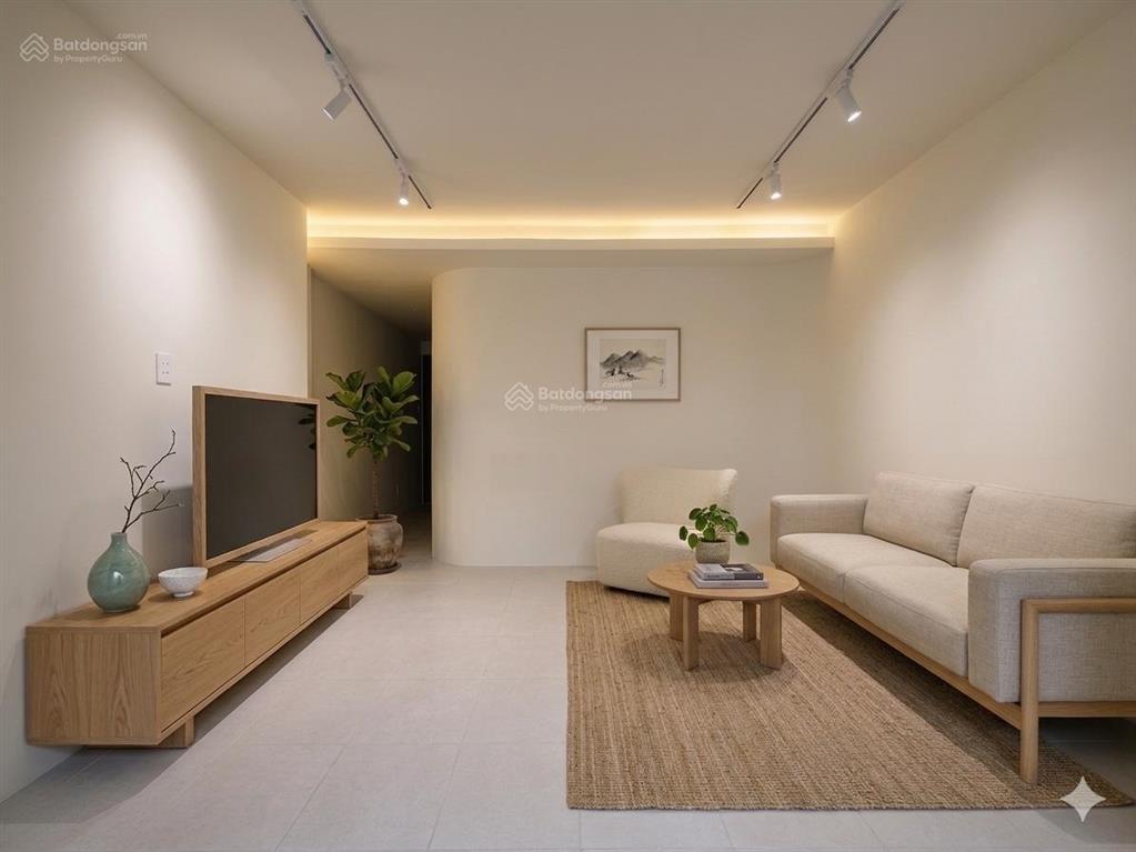 Cho thuê nr 4pn, 2wc, 90m2 tại 737/1/8 lạc long quân, 14 triệu vnd