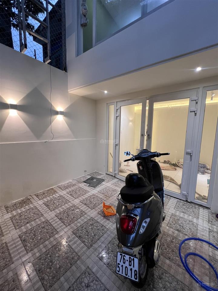 Cho thuê nr 4pn, 2wc, 90m2 tại 737/1/8 lạc long quân, 14 triệu vnd
