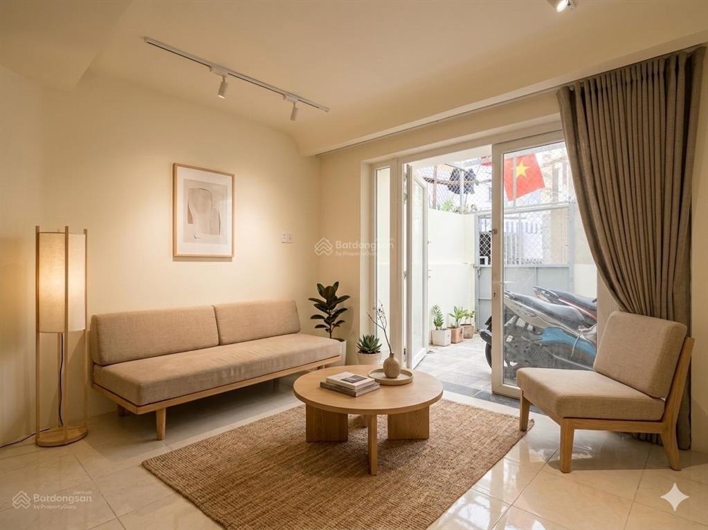 Cho thuê nr 4pn, 2wc, 90m2 tại 737/1/8 lạc long quân, 14 triệu vnd
