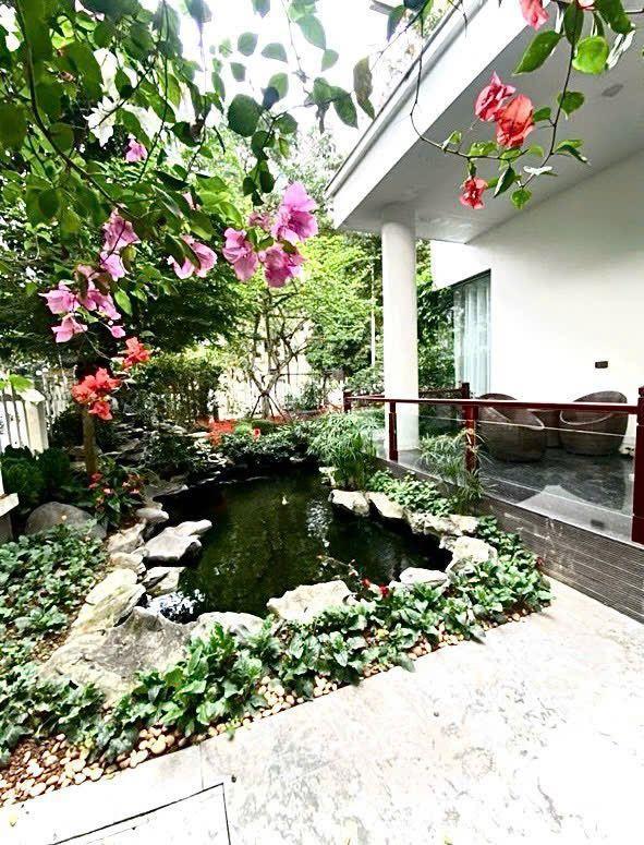 Hạ chào 5 tỷ, bán biệt thự đơn lập, 200m2, 60 tỷ, 5pn, 5wc tại bùi thiện ngộ, việt hưng.