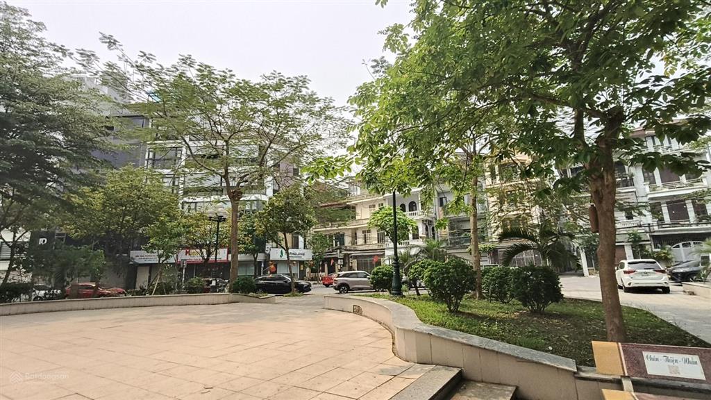 Chủ cần thanh khoản gấp căn bt việt hưng...siêu đẹp... 5 tầng ...thang máy... tặng toàn bộ nội thất
