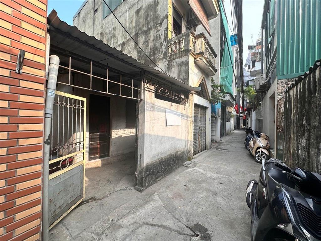 Chỉ 137tr/m2, giá siêu tốt, sau 1 nhà ra mặt phố vũ đức thận vài bước chân ra tttm bigc long biên.