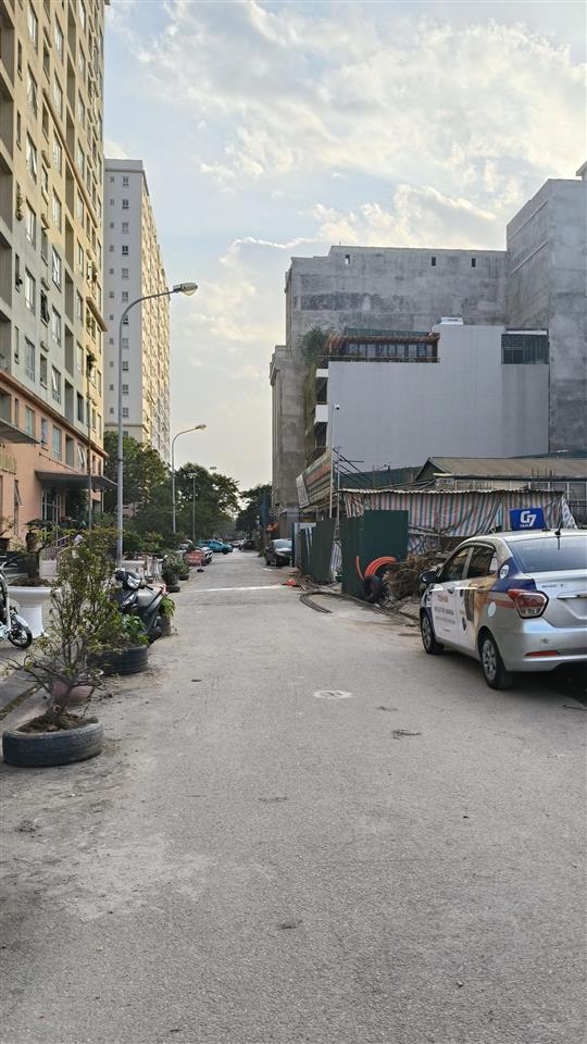 Bán đất đấu giá sài đồng, 210 triệu / m2, 175 m2, giá đầu tư, vỉa hè, kinh doanh, văn phòng