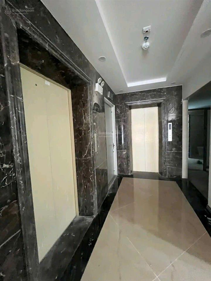 Bán tòa nhà vp mặt phố ngô gia tự lưu thông phố nguyễn văn cừ thông sàn thang máy