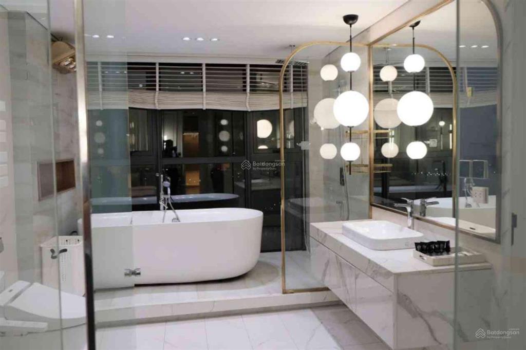 Bán căn hộ penthouse mipec, view sông hồng, 230m2, dòng tiền 1.2 tỷ/năm, tặng toàn bộ nội thất