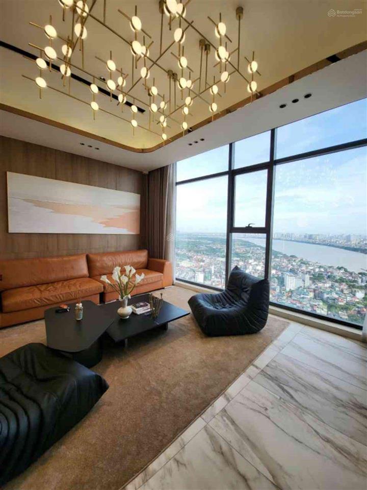 Bán căn hộ penthouse mipec, view sông hồng, 230m2, dòng tiền 1.2 tỷ/năm, tặng toàn bộ nội thất