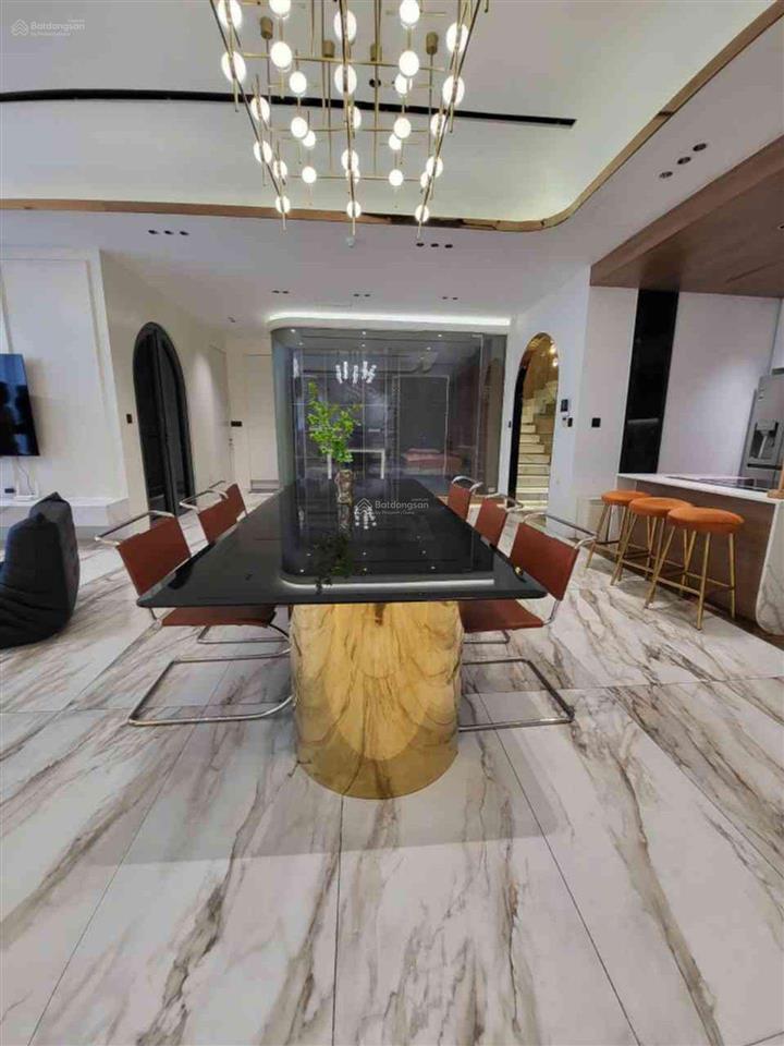 Bán căn hộ penthouse mipec, view sông hồng, 230m2, dòng tiền 1.2 tỷ/năm, tặng toàn bộ nội thất
