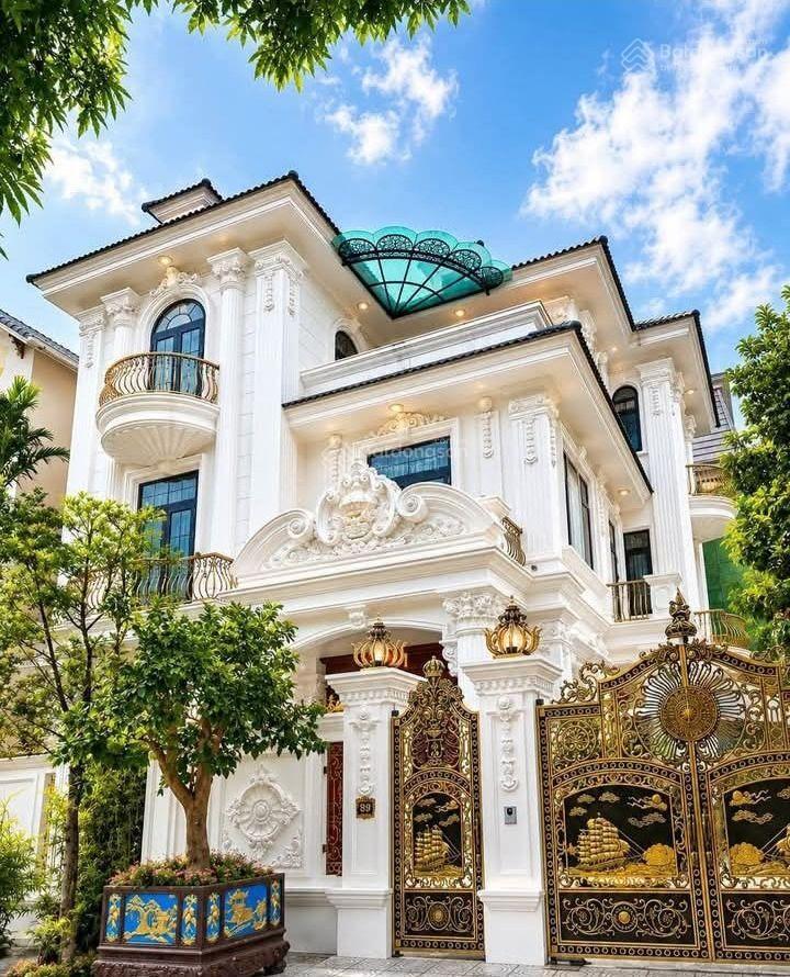 Bán biệt thự việt hưng, lô góc nhà đẹp, phong cách tân cổ điển, tặng toàn bộ nội thất.