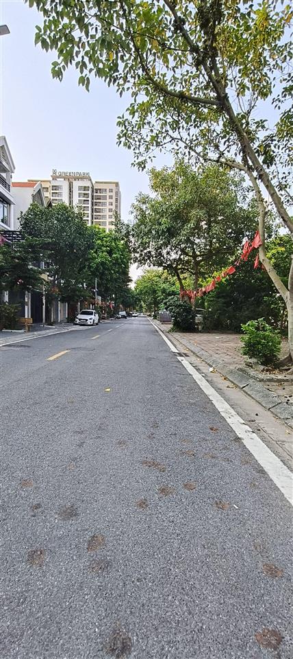 Bán liền kề thô, khu nhà vườn việt hưng, 120m2, mt 6 mét, view đường mai chí thọ.
